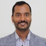 الدكتور يعتبر من افضل واكبر أطباء ودكاترة العمود الفقري، علاج الدسك وإنزلاق غضروفي، ربط وتقويم جنف الفقرات لدى افضل مستشفى العمود الفقري في تشيناي، بنغلور
