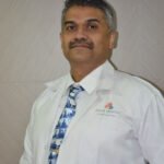 الدكتور هيمانت يتمتع بخبرة أكثر من ٢٠ عاما في جراحة القلب وزراعة القلب والرئة لدى افضل مستشفى القلب في مومباي، الهند، تشيناي، نيودلهي، كوتشي، كيرلا، بنغالور