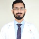 الدكتور أنيرودا متخصص في جراحة الغدة الدرقية بالمنظار (بدون ندوب) لدى افضل مستشفى في مومباي، الهند، بنغالور، نيودلهي، تشيناي، كيرلا، كوتشي، حيدراباد