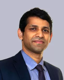 الدكتور جانيل ام من كيرلا | جراحة قلب الأطفال الروبوتية في الهند