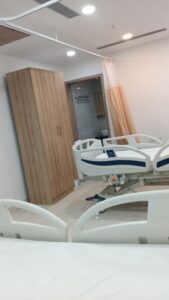 مستشفى فاح فائق التخصصي في لكناو الهندية يعالج كل الحالات المرضية مثل المخ والأعصاب، العمود الفقري، السرطا، التجميلية، المسالك البولية، الأسنان، العقم، العظام