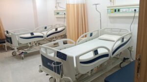 مستشفى فاح فائق التخصصي في لكناو الهندية يعالج كل الحالات المرضية مثل المخ والأعصاب، العمود الفقري، السرطا، التجميلية، المسالك البولية، الأسنان، العقم، العظام