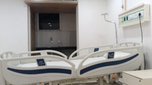 مستشفى فاح فائق التخصصي في لكناو الهندية يعالج كل الحالات المرضية مثل المخ والأعصاب، العمود الفقري، السرطا، التجميلية، المسالك البولية، الأسنان، العقم، العظام