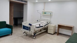 مستشفى فاح فائق التخصصي في لكناو الهندية يعالج كل الحالات المرضية مثل المخ والأعصاب، العمود الفقري، السرطا، التجميلية، المسالك البولية، الأسنان، العقم، العظام