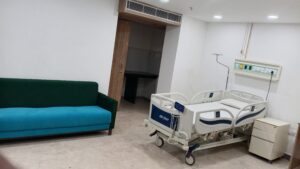 مستشفى فاح فائق التخصصي في لكناو الهندية يعالج كل الحالات المرضية مثل المخ والأعصاب، العمود الفقري، السرطا، التجميلية، المسالك البولية، الأسنان، العقم، العظام