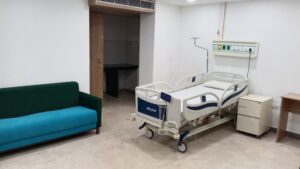 مستشفى فاح فائق التخصصي في لكناو الهندية يعالج كل الحالات المرضية مثل المخ والأعصاب، العمود الفقري، السرطا، التجميلية، المسالك البولية، الأسنان، العقم، العظام