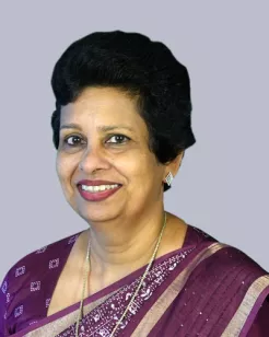 الدكتورة شيرلي ماثين من كيرلا | أمراض النساء والجراحة الروبوتية في الهند