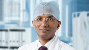 الدكتور سرينيفاس في بنغالور - أفضل جراح أوعية القلب التداخلية بالهند