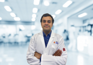 الدكتور هيتش من دلهي | أفضل جراح الفكين وزراعة الأسنان في دلهي، الهند