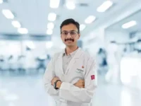 الدكتور براساد من دلهي | أفضل جراح العمليات التجميلية في دلهي، الهند