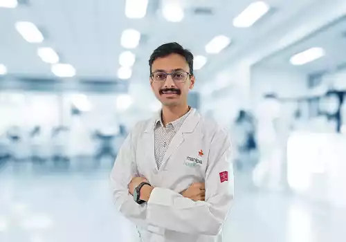 الدكتور براساد من دلهي | أفضل جراح العمليات التجميلية في دلهي، الهند