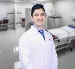 أفضل أخصائي التجميل والترميم بنجلور - د. كارثيك من مستشفى سبارش في بنجالور