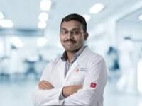 الدكتور سريكانث كي بي أخصائي الجهاز الهضمي والكبد لدى الأطفال في بنغالور الهند