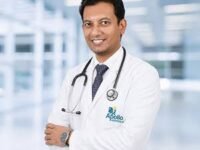 الدكتور أرفيند بي فيجايان استشاري جراحة العظام في مستشفى أبولو أدلوكس بكوتشي، الهند