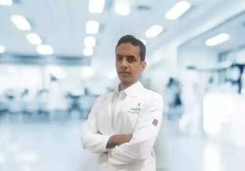 الدكتور ديباك كادّو استشاري المسالك البولية وجراحة الروبوت في بنغالور الهند