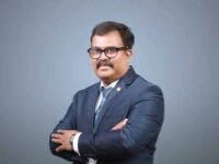 الدكتور ثارون كريشنا استشاري أول ورئيس قسم جراحة الأعصاب في مستشفى أبولو أدلوكس بكيرالا، الهند