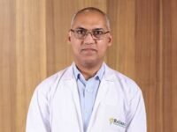الدكتور أميّا أوديافار، استشاري كهرباء القلب في مستشفى جاسلوك بمومباي