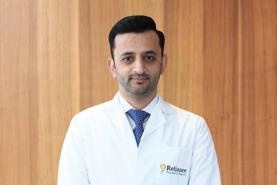 الدكتور فايبهاف ديدهيا استشاري أمراض القلب التداخلية في مستشفى جاسلوك بمومباي