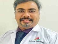 الدكتور سوراب ديشباندي استشاري كهرباء القلب في مستشفى جاسلوك بمومباي