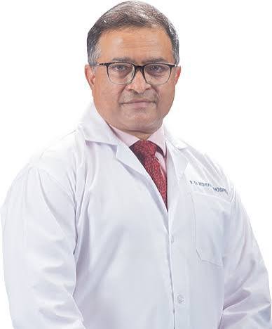 د. ساشين ألميل استشاري طب الأورام في مستشفى هيندوجا بمومباي