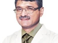 دكتور ميليند كيرتاني استشاري الأنف والأذن والحنجرة وزراعة القوقعة في مستشفى هندوجا مومباي