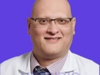 الدكتور فالي بونشا استشاري طب الأعصاب والسكتة الدماغية في مستشفى جاسلوك بمومباي