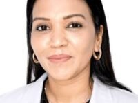 الدكتورة فينايا بهانداري أخصائية الأعصاب والاضطرابات العصبية العضلية في مستشفى جاسلوك بمومباي